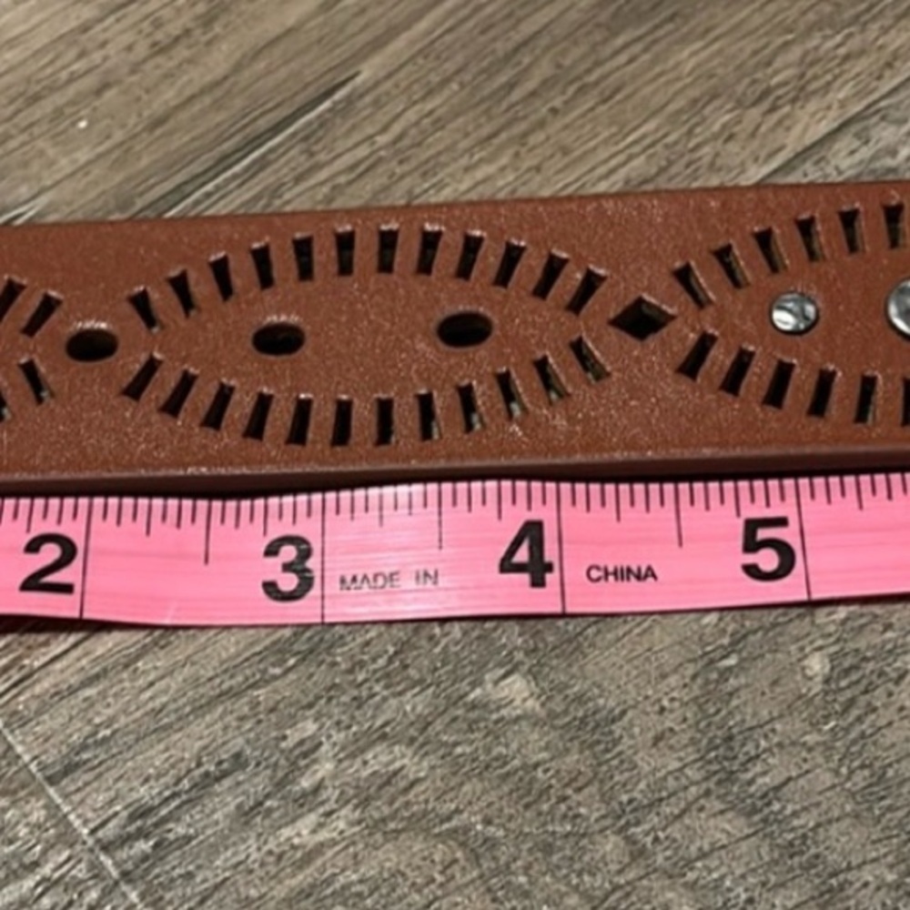 Catchfly Genuine Leather,hammered stud,laser cutout,removable pewter tone buckle - Picture 10 of 11